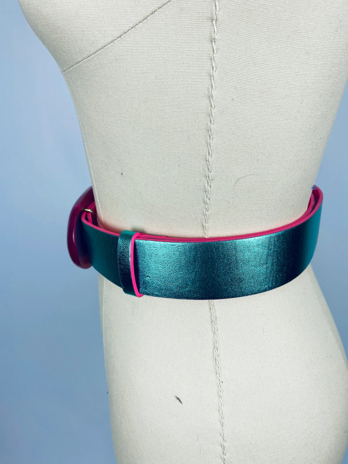 Rouge Absolu Paris retro neon leather belt