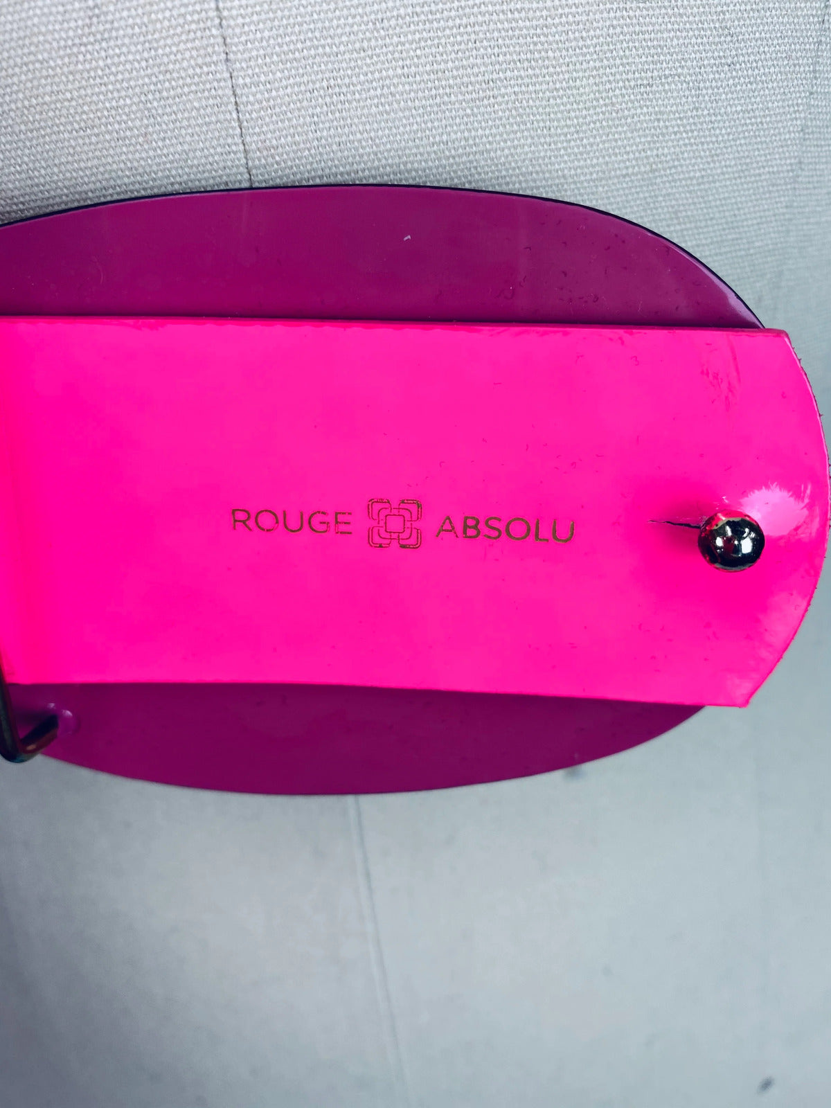 Rouge Absolu Paris retro neon leather belt