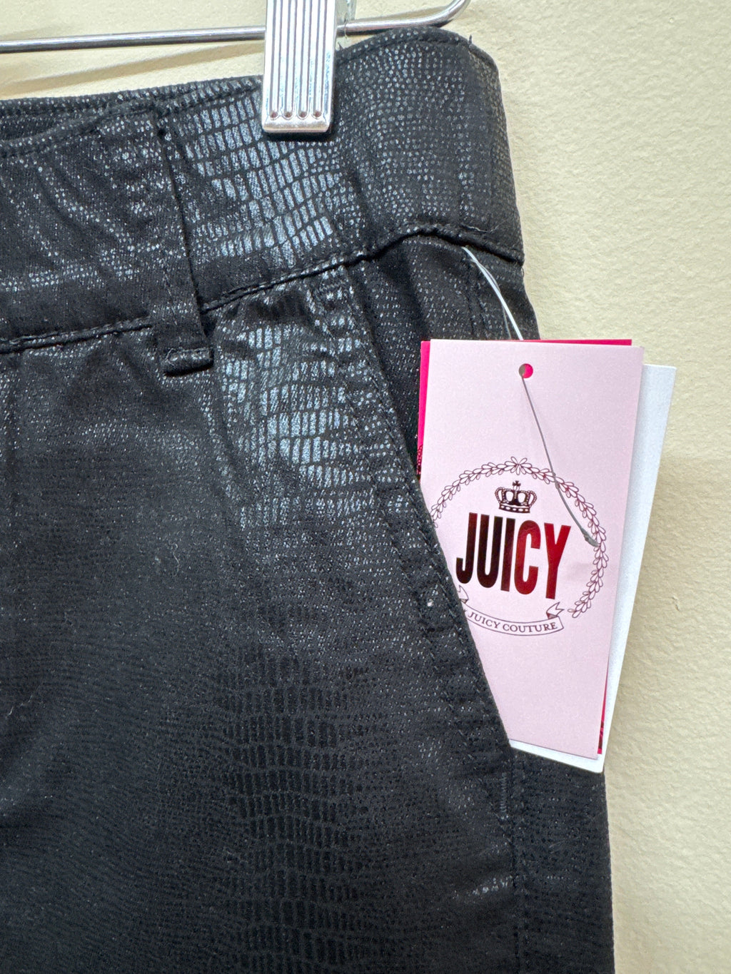 NWT Juicy Couture Beverly Skinny Pants – Size 2 (Black Snakeskin Print)